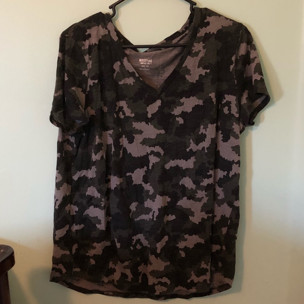 Mossimo camo t-shirt